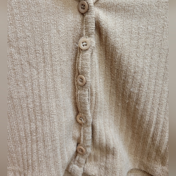 SHEIN BUNDLE! Button Down Crop Tops - Picture 8 of 16